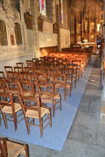 Nouveau chauffage pour la Basilique Notre Dame de la Guerche de Bretagne (35) 13 Nef collatérale Nord Moquette gris anthracite