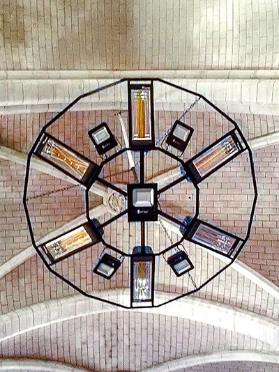 Tout sur le chauffage d’église 11 Chauffage d'église avec lustre
